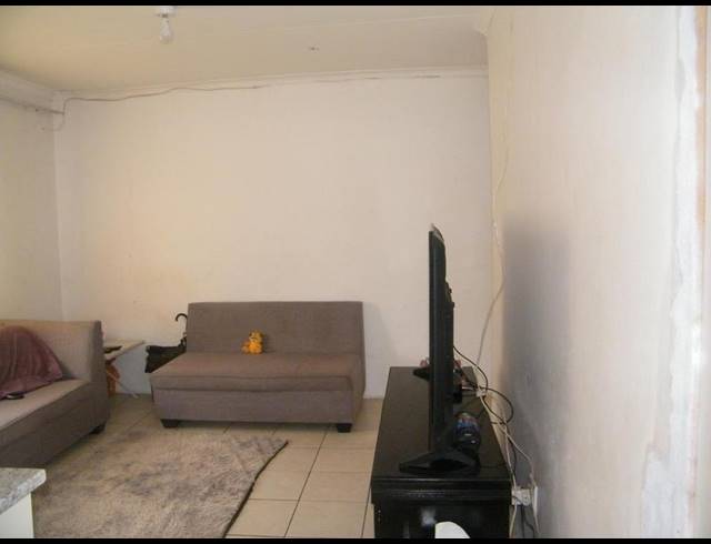 3 BEDROOM HOUSE FOR SALE IN THE ORCHARDS